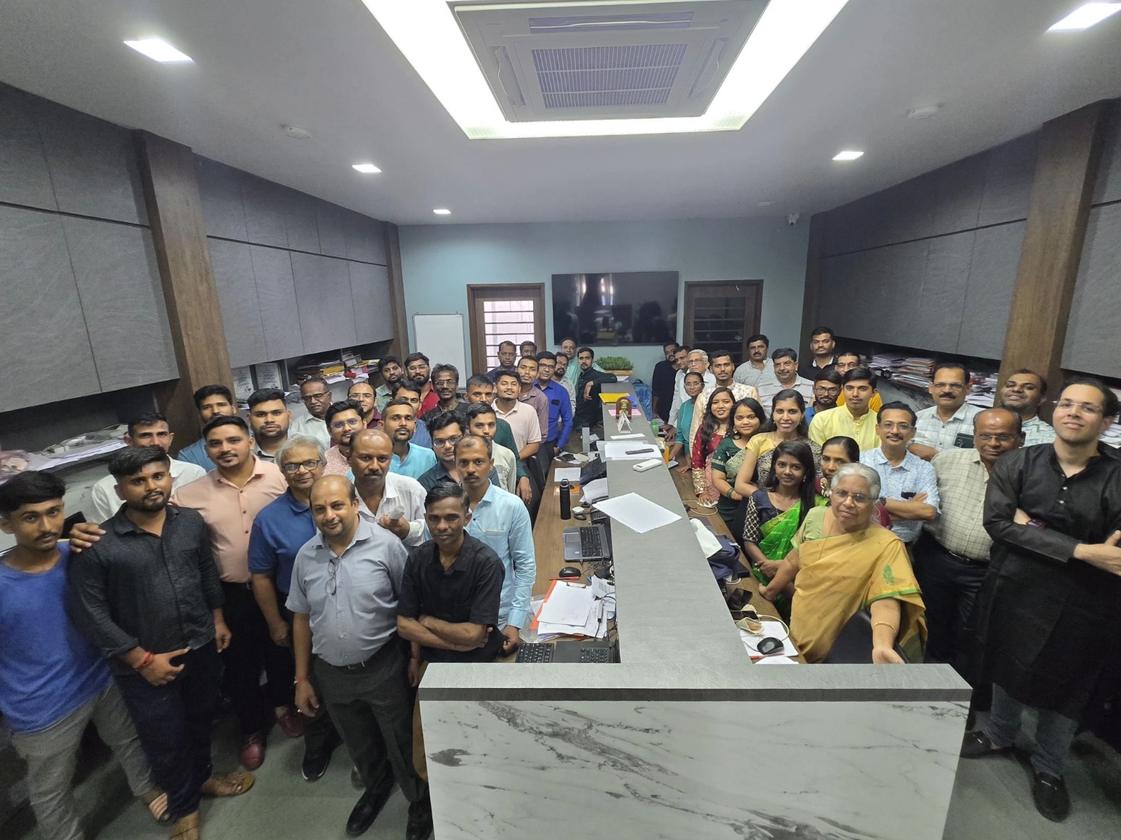 ushta-contact-us-img